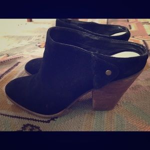 Steve Madden black suede Mules sz 9